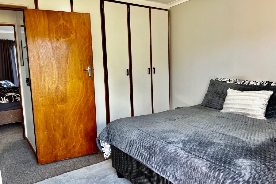 2 Bedroom Property for Sale in Heatherlands Western Cape